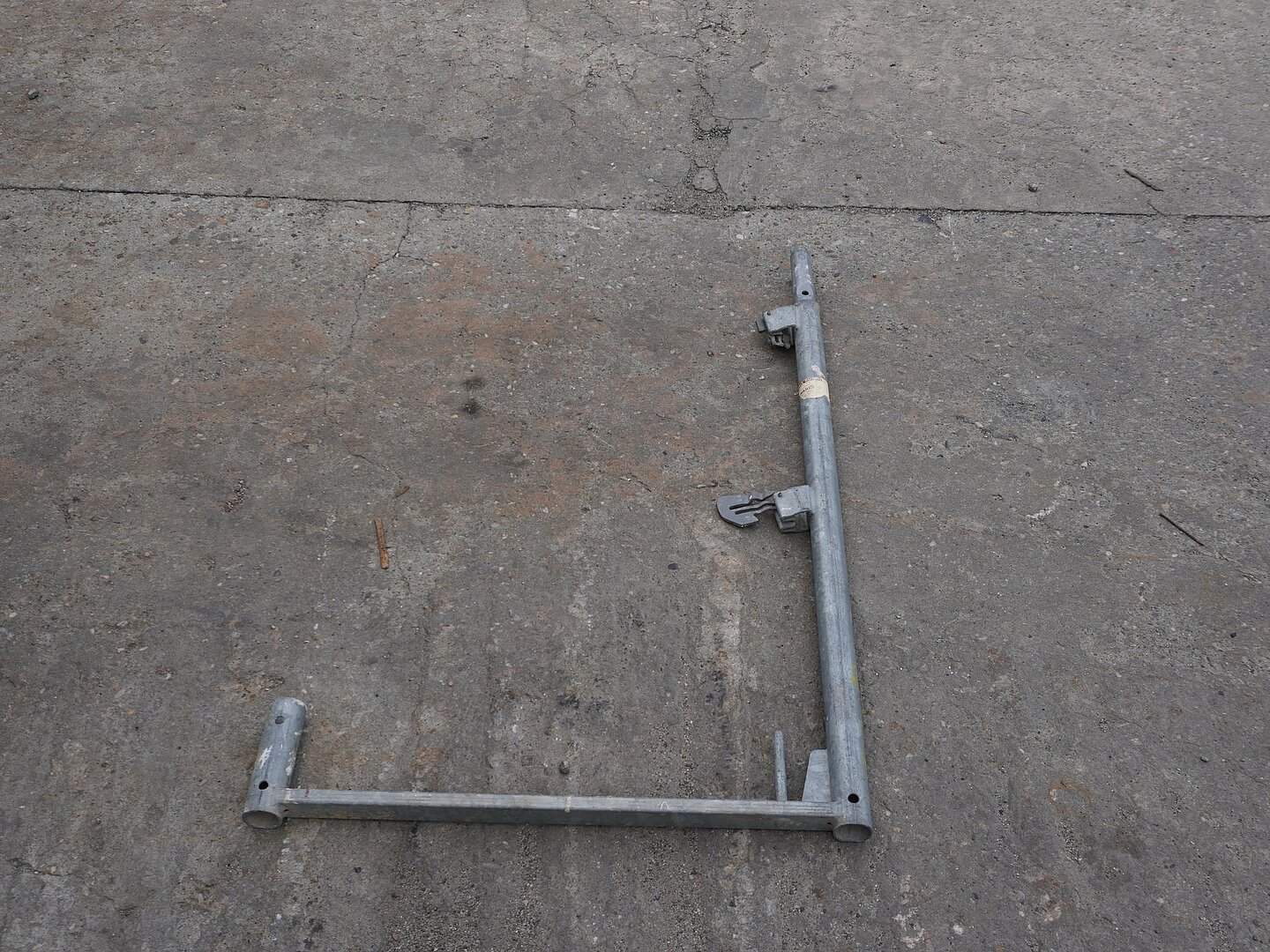 Geländerstütze 1,00m x 0,73m, Stahl, alte Version mit kleinen Geländerkästchen
