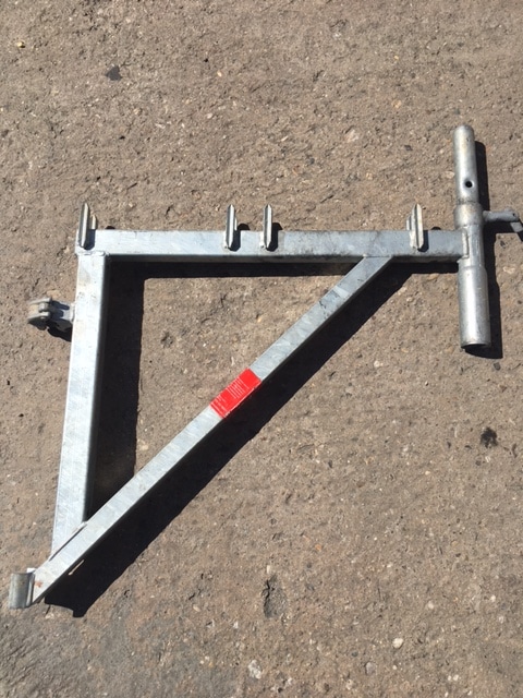 Konsole SL B64 H50, m. Rohrverbinder, 64 B