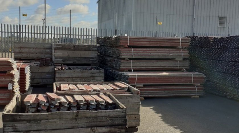 O - Bordbrett Holz, für Längs- und Stirnseite, 2,07m x 0,15m